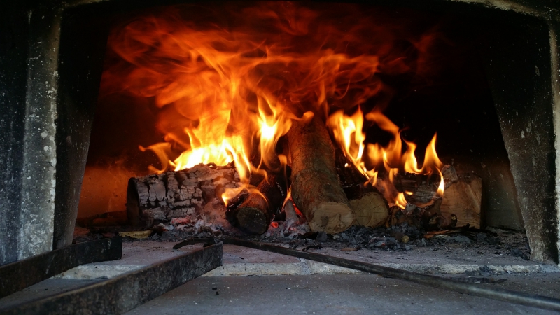 pizzeria-COTIGNAC-min_wood-fired-oven-1960099